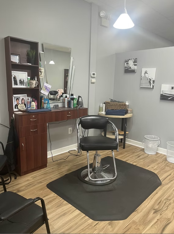 Salon gallery image